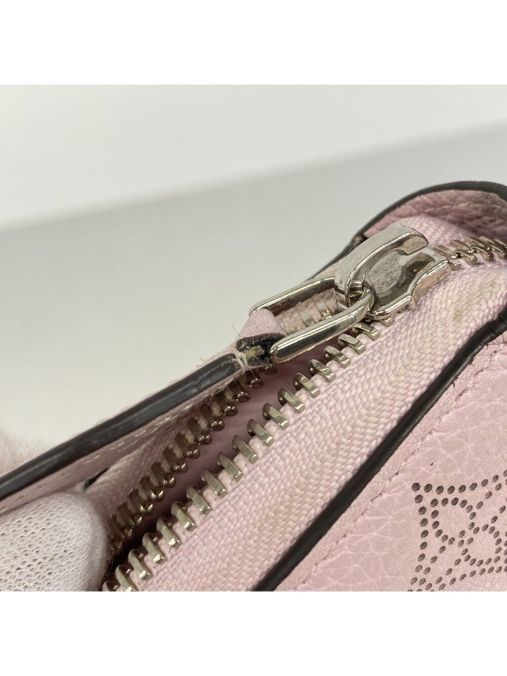 Louis Vuitton Wallet Mahina Zippy Gimo - Picture 7 of 9